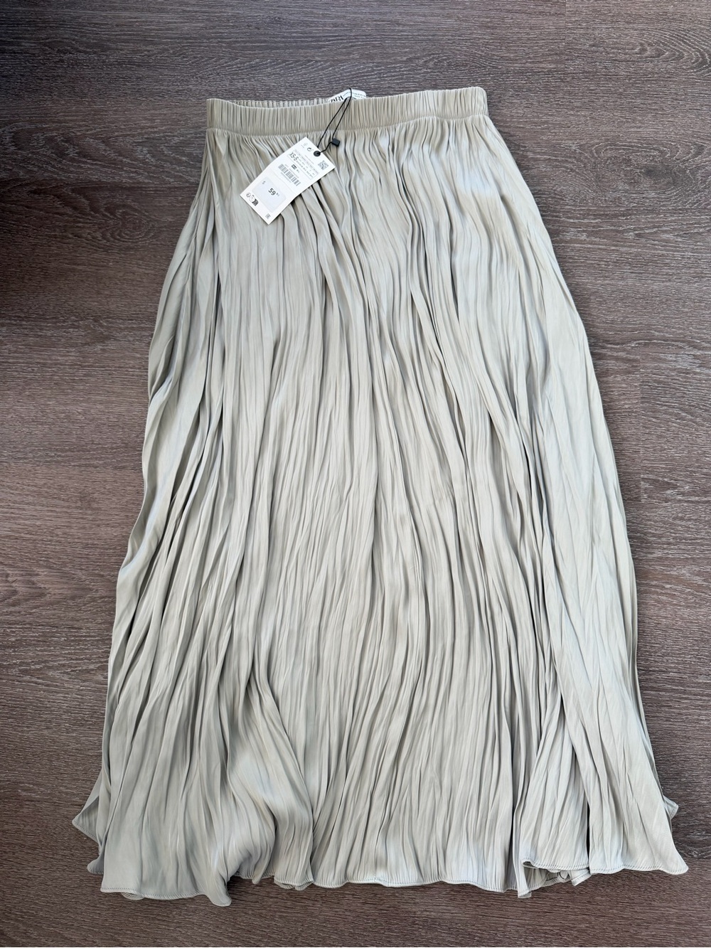 Zara Pleated Midi Skirt in Sage Green xs-s